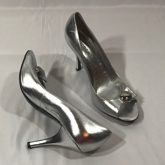🍷3/$17 BCBG silver metallic peep toe heels - Picture 5 of 7